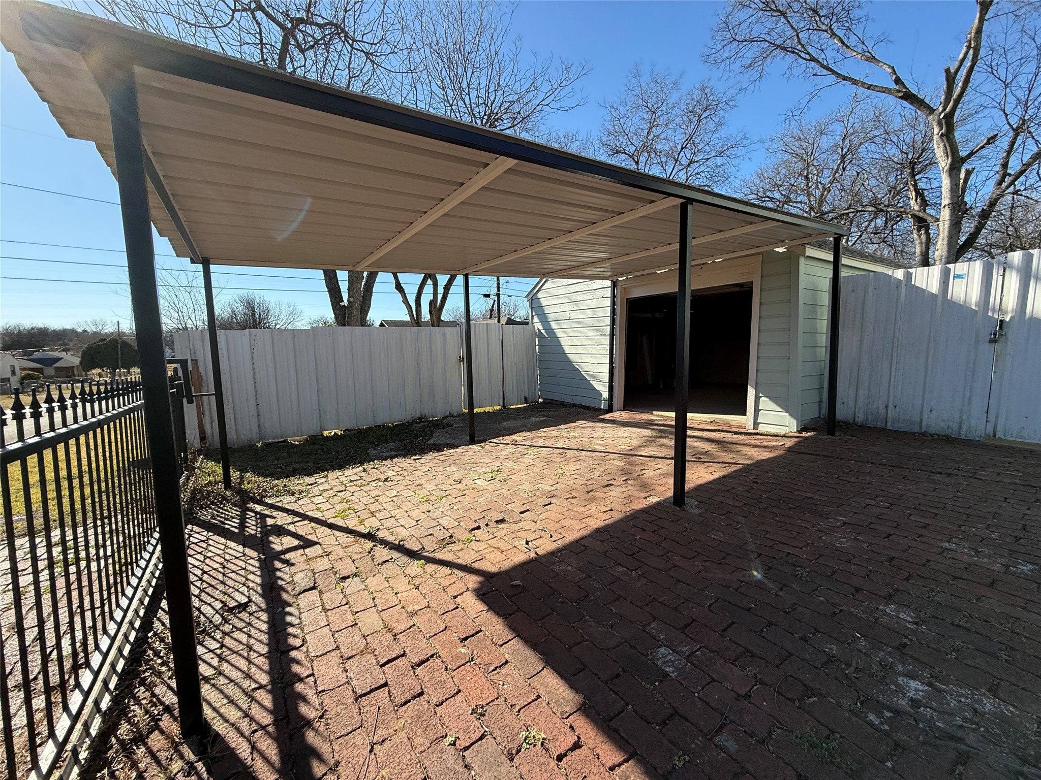 3047 Fernwood Avenue Dallas TX 75216