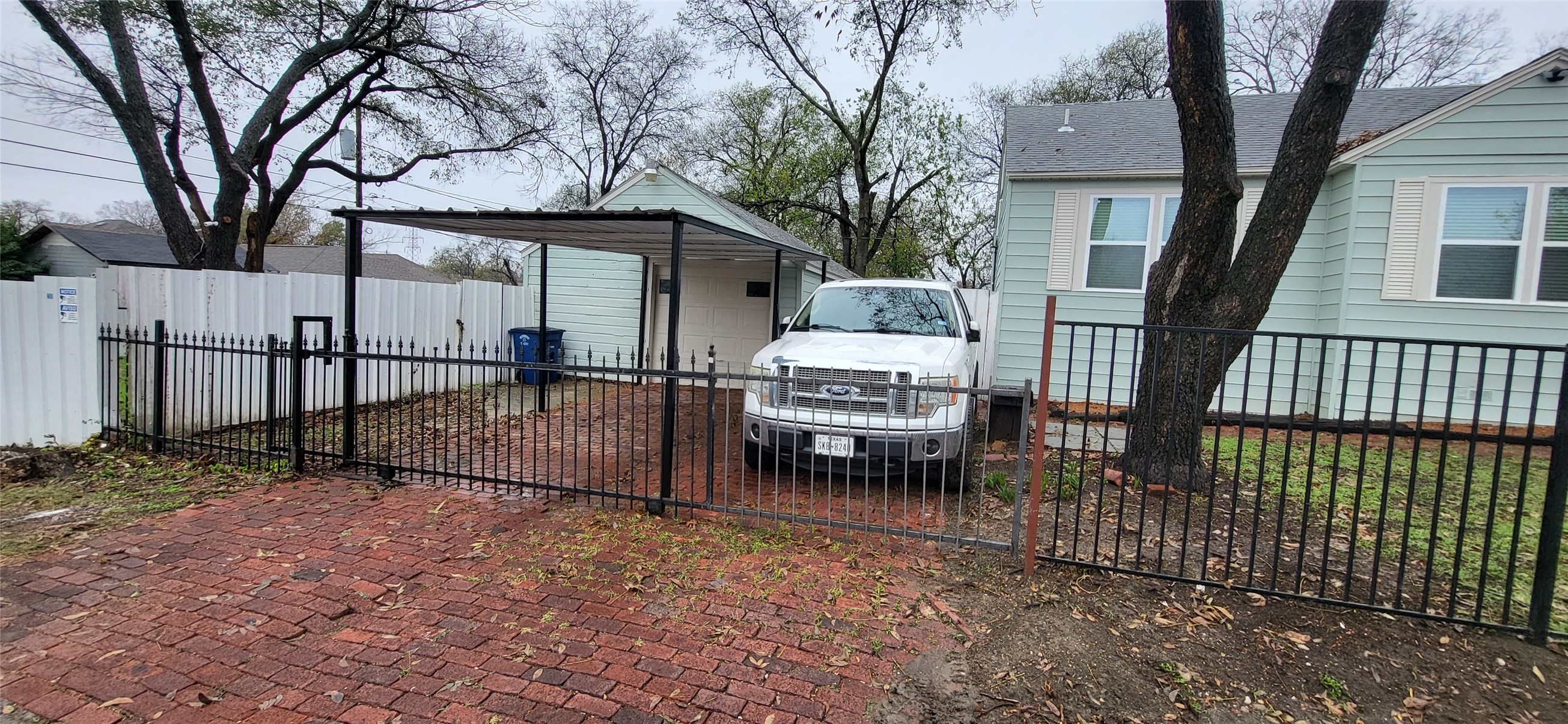 3047 Fernwood Avenue Dallas TX 75216