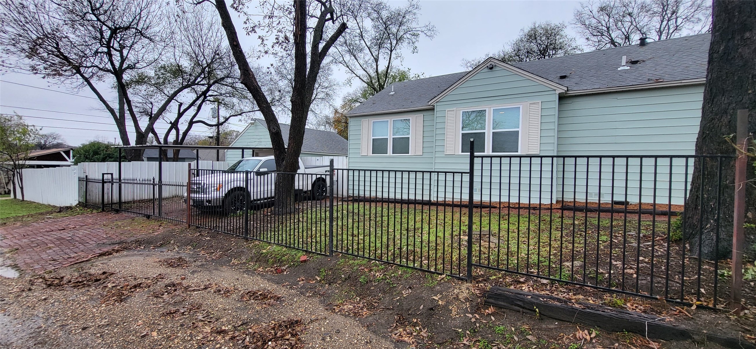 3047 Fernwood Avenue Dallas TX 75216