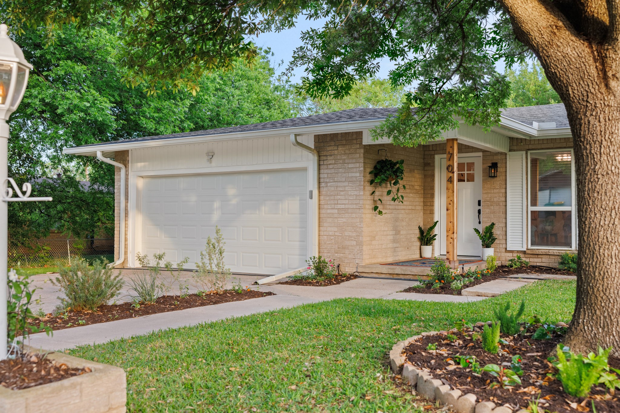 704 W Elizabeth Drive Robinson TX 76706