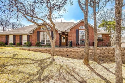 204 Suzanne Place Burleson TX 76028