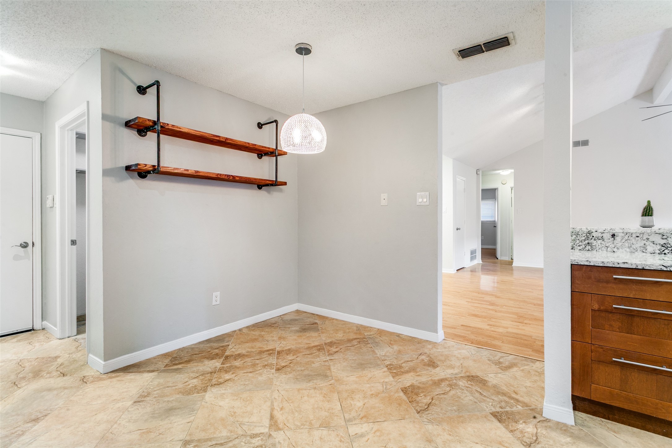 200 Lark Lane Euless TX 76039