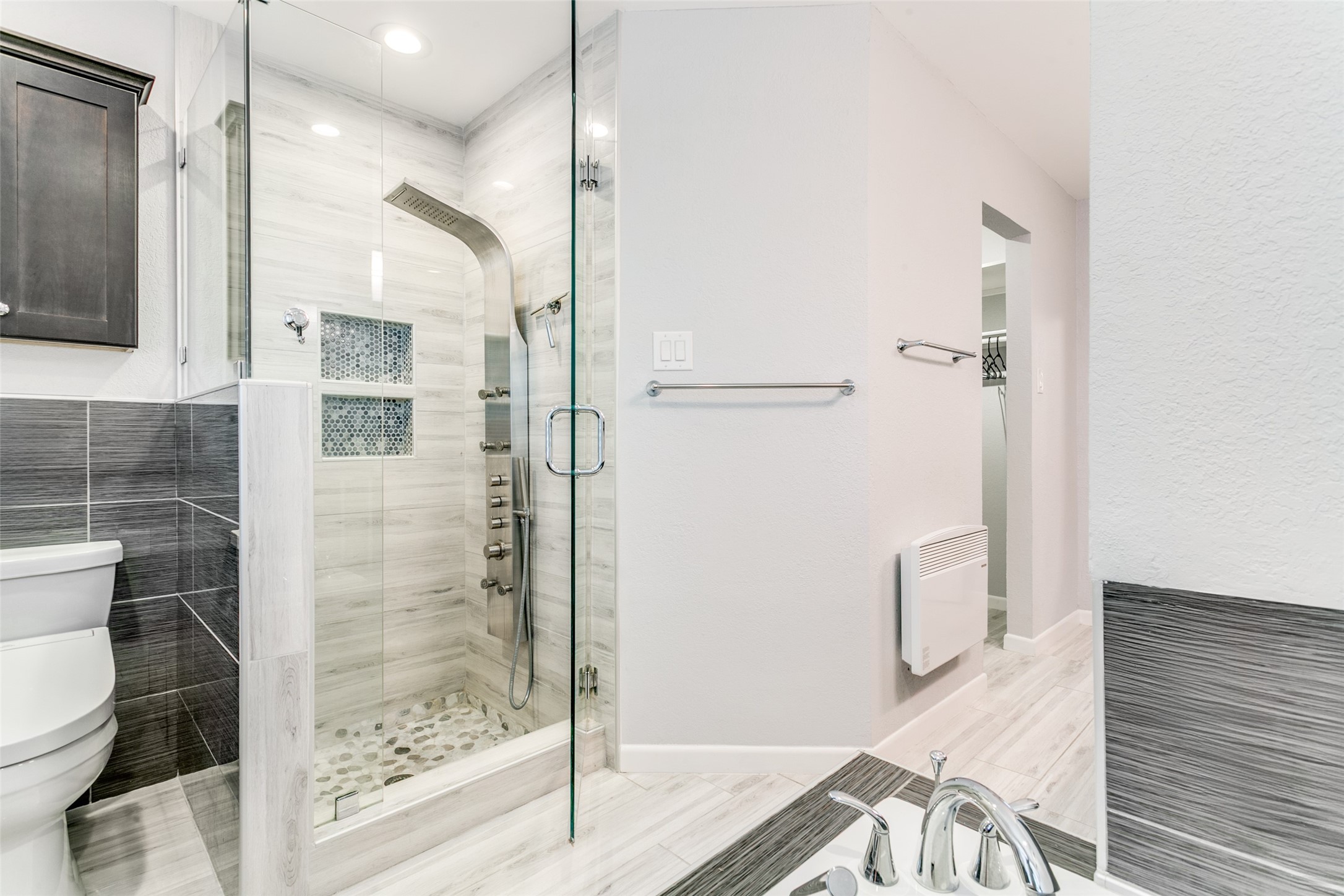 200 Lark Lane Euless TX 76039