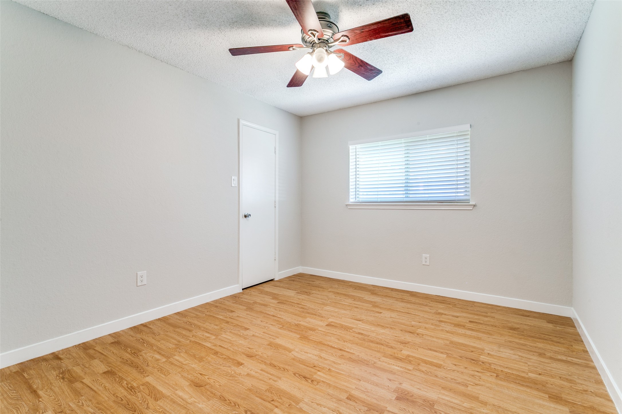 200 Lark Lane Euless TX 76039
