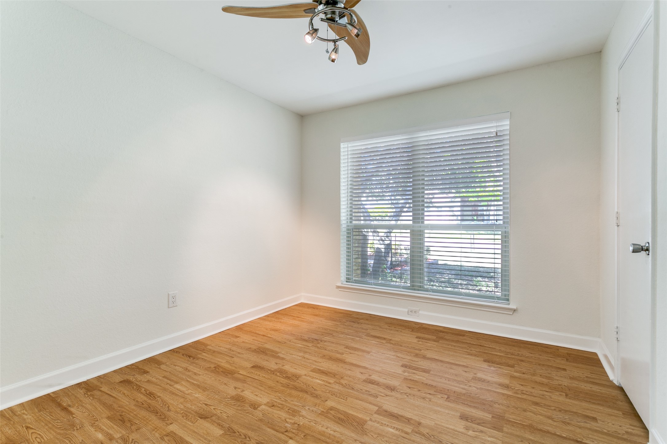 200 Lark Lane Euless TX 76039