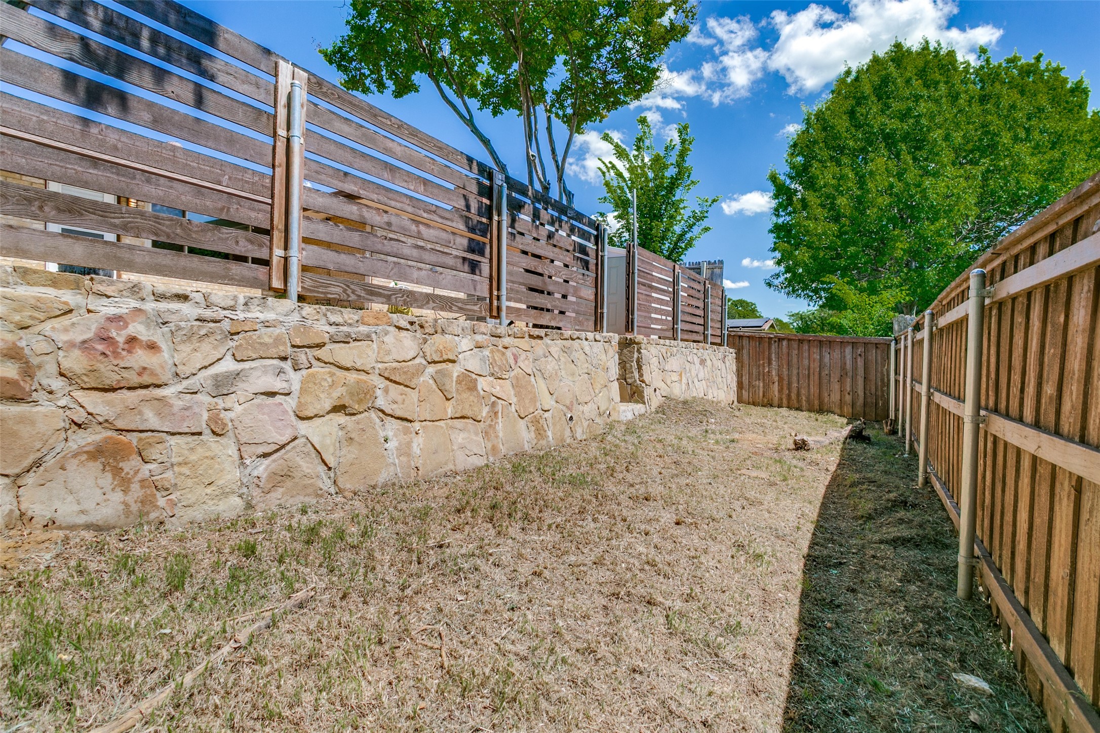200 Lark Lane Euless TX 76039