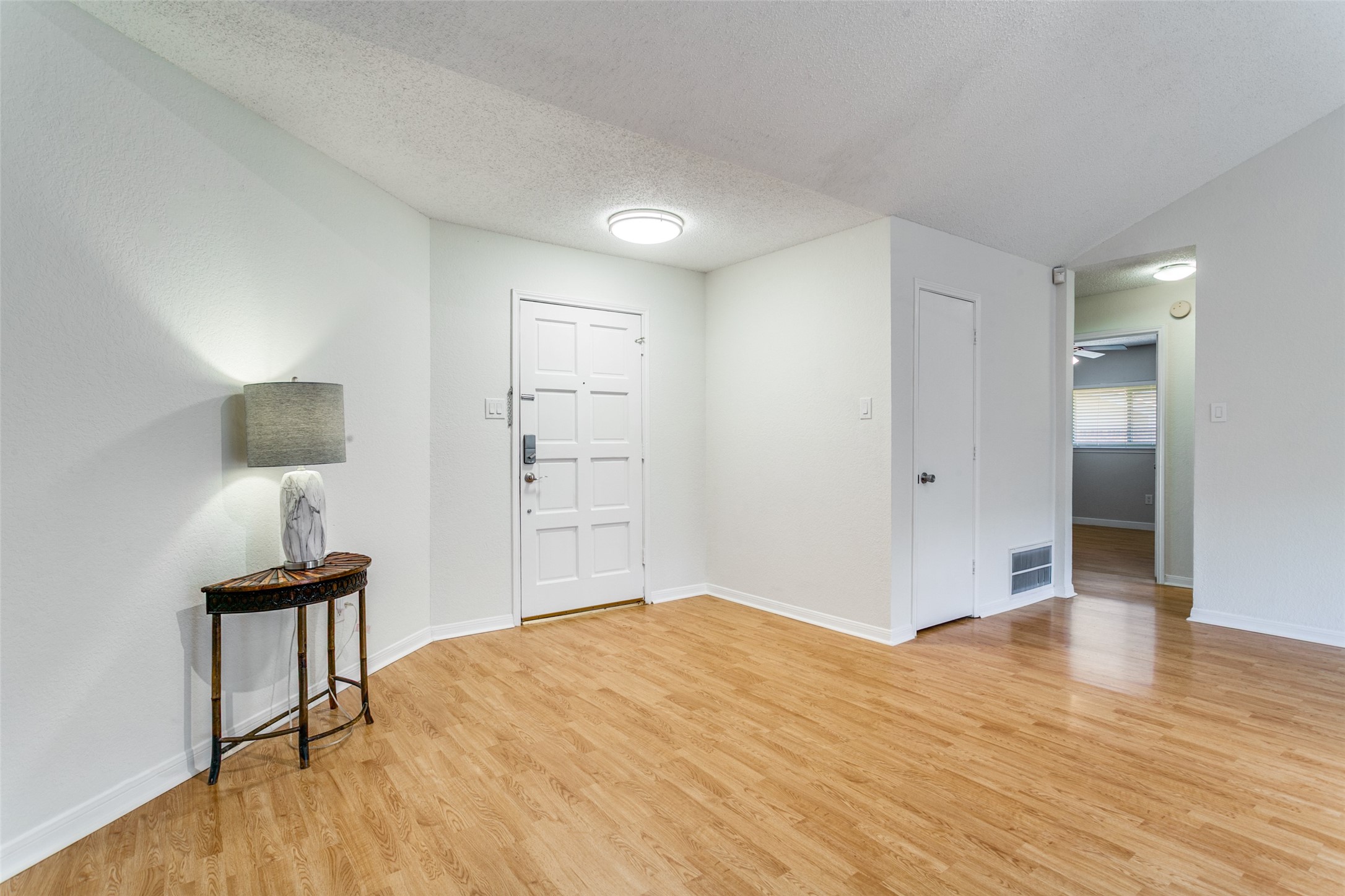 200 Lark Lane Euless TX 76039