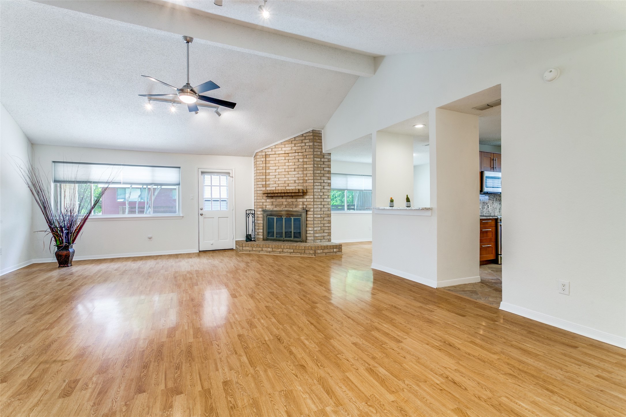 200 Lark Lane Euless TX 76039