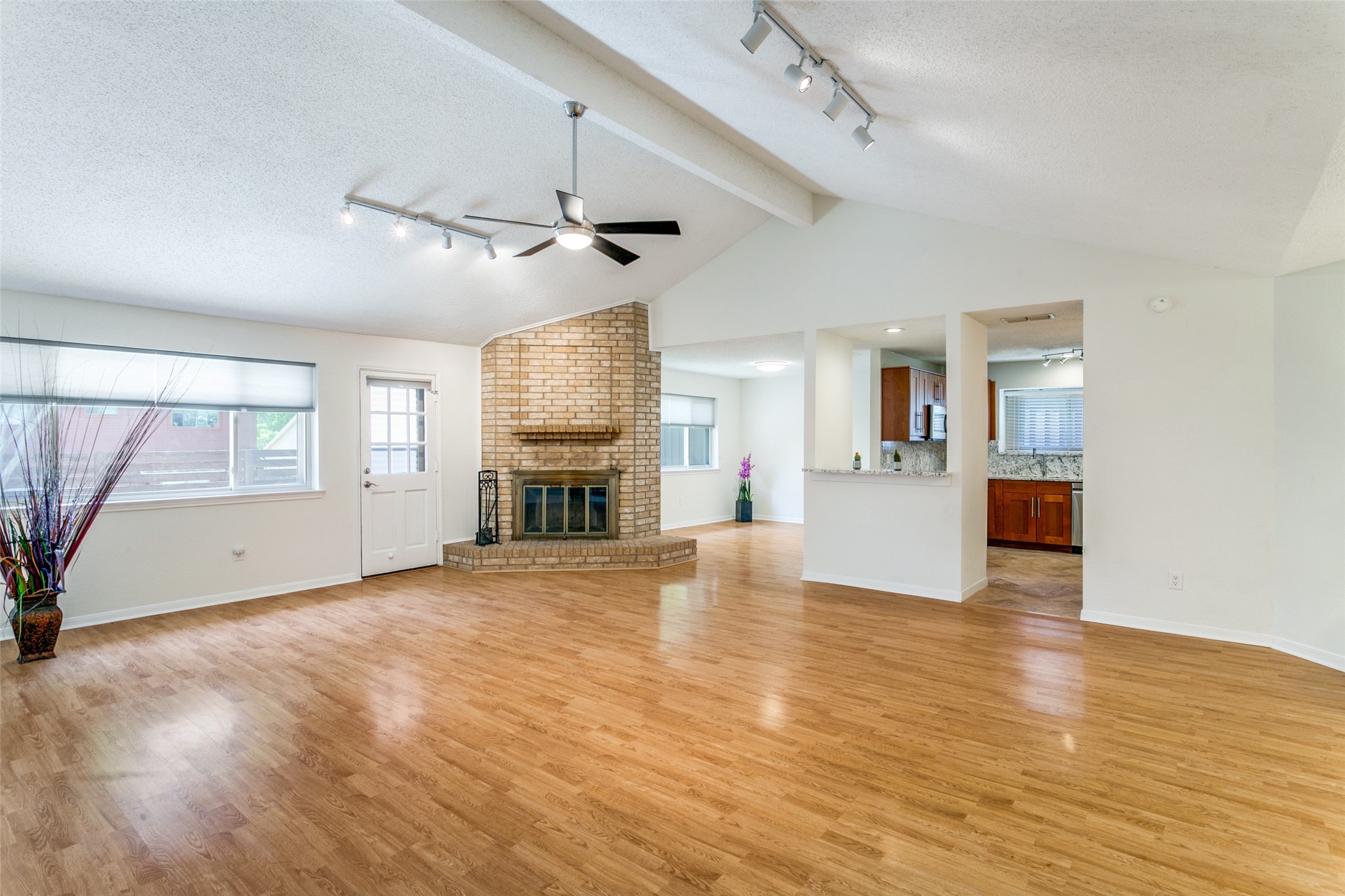 200 Lark Lane Euless TX 76039