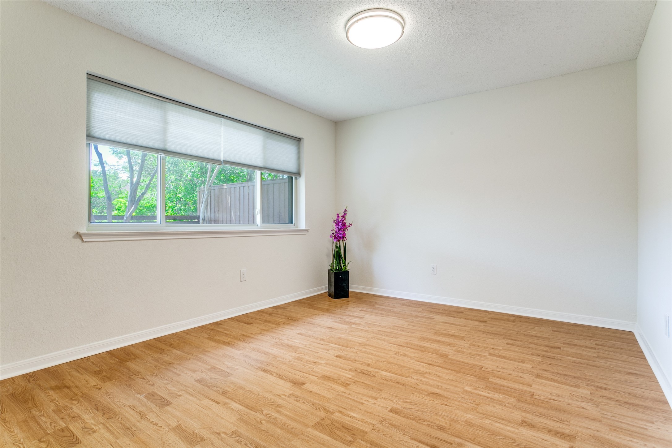 200 Lark Lane Euless TX 76039