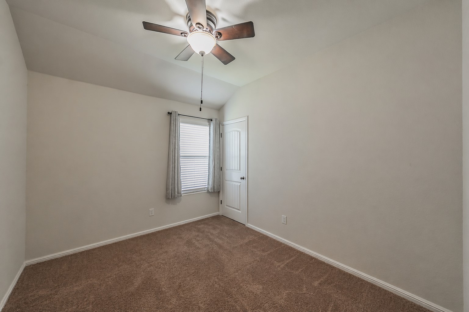633 Buzzard Lake Trail Fort Worth TX 76120