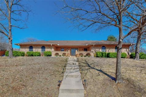 1609 Lancelot Circle Grand Prairie TX 75050
