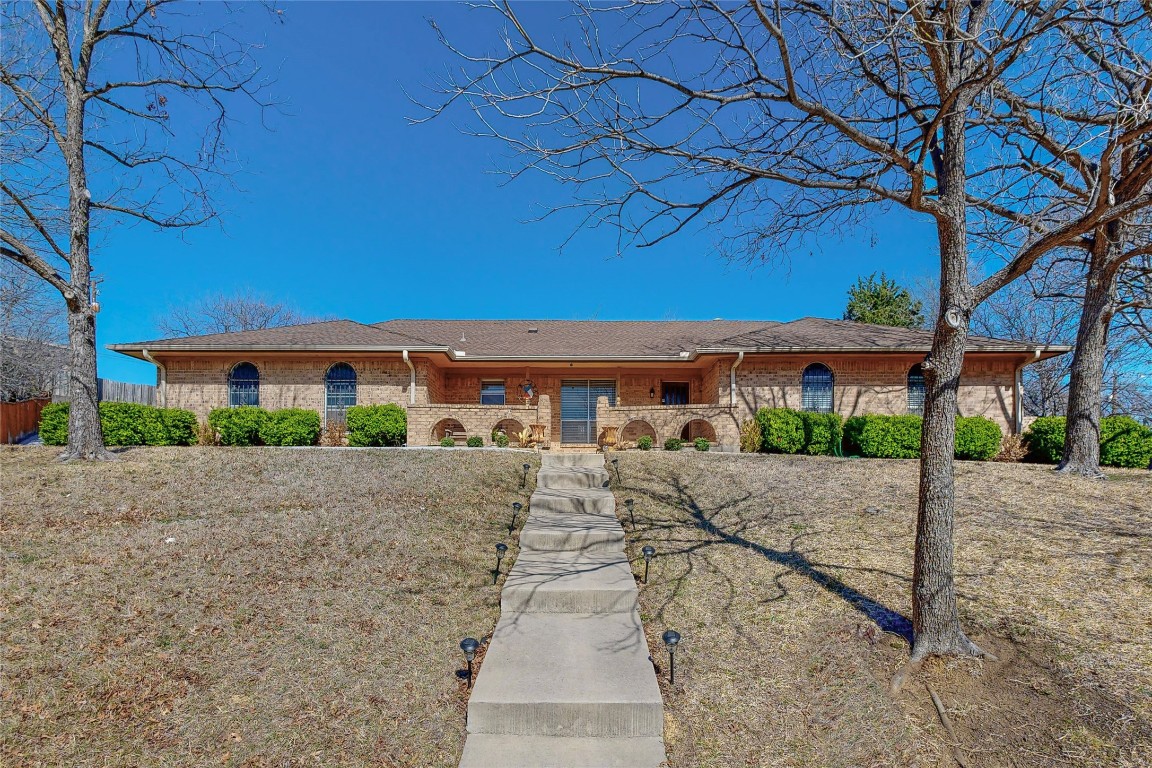 1609 Lancelot Circle Grand Prairie TX 75050