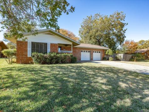1104 Coffield Street Bowie TX 76230