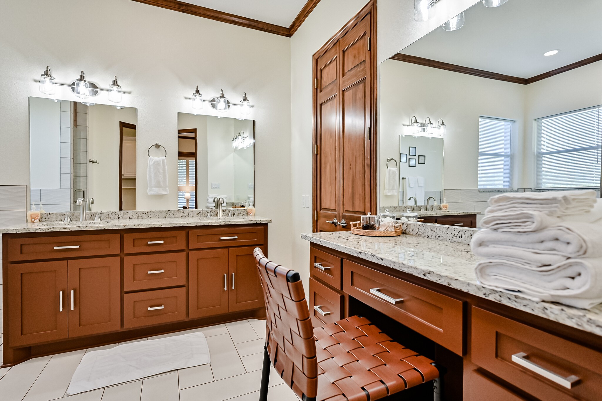 811 Mallard Pointe Drive Grand Prairie TX 75104