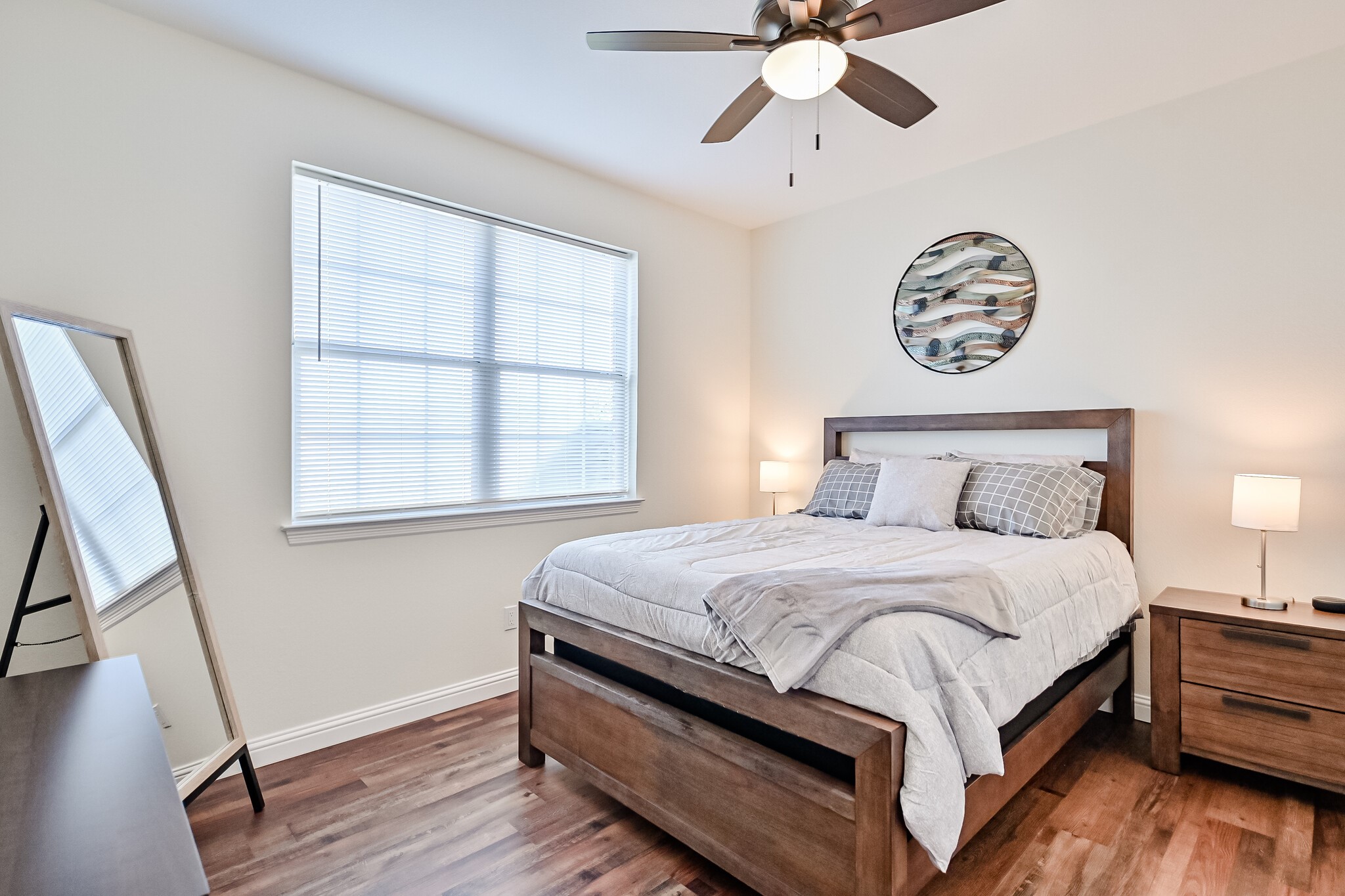 811 Mallard Pointe Drive Grand Prairie TX 75104