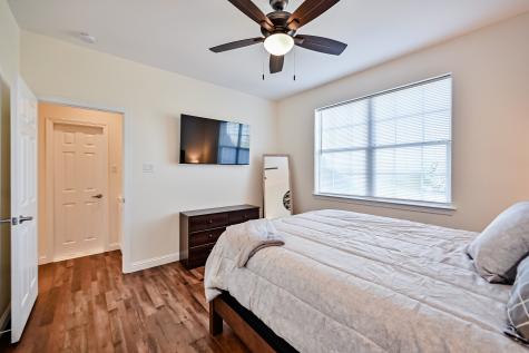 811 Mallard Pointe Drive Grand Prairie TX 75104
