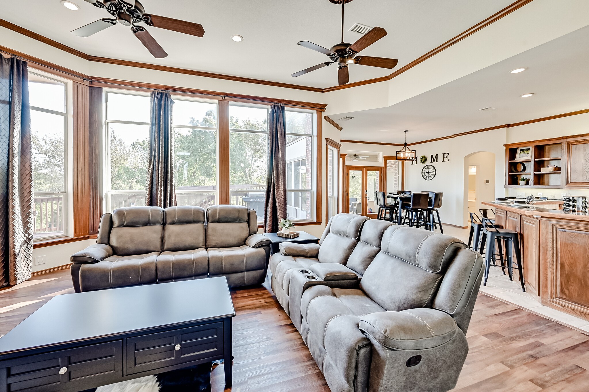 811 Mallard Pointe Drive Grand Prairie TX 75104