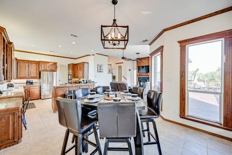 811 Mallard Pointe Drive Grand Prairie TX 75104