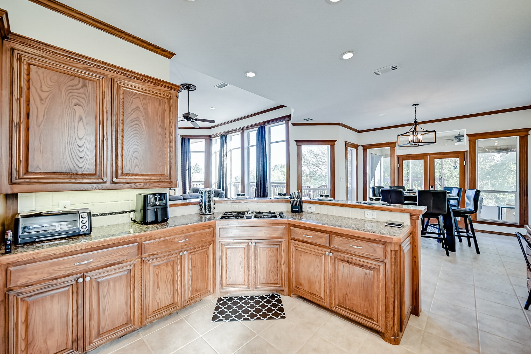 811 Mallard Pointe Drive Grand Prairie TX 75104