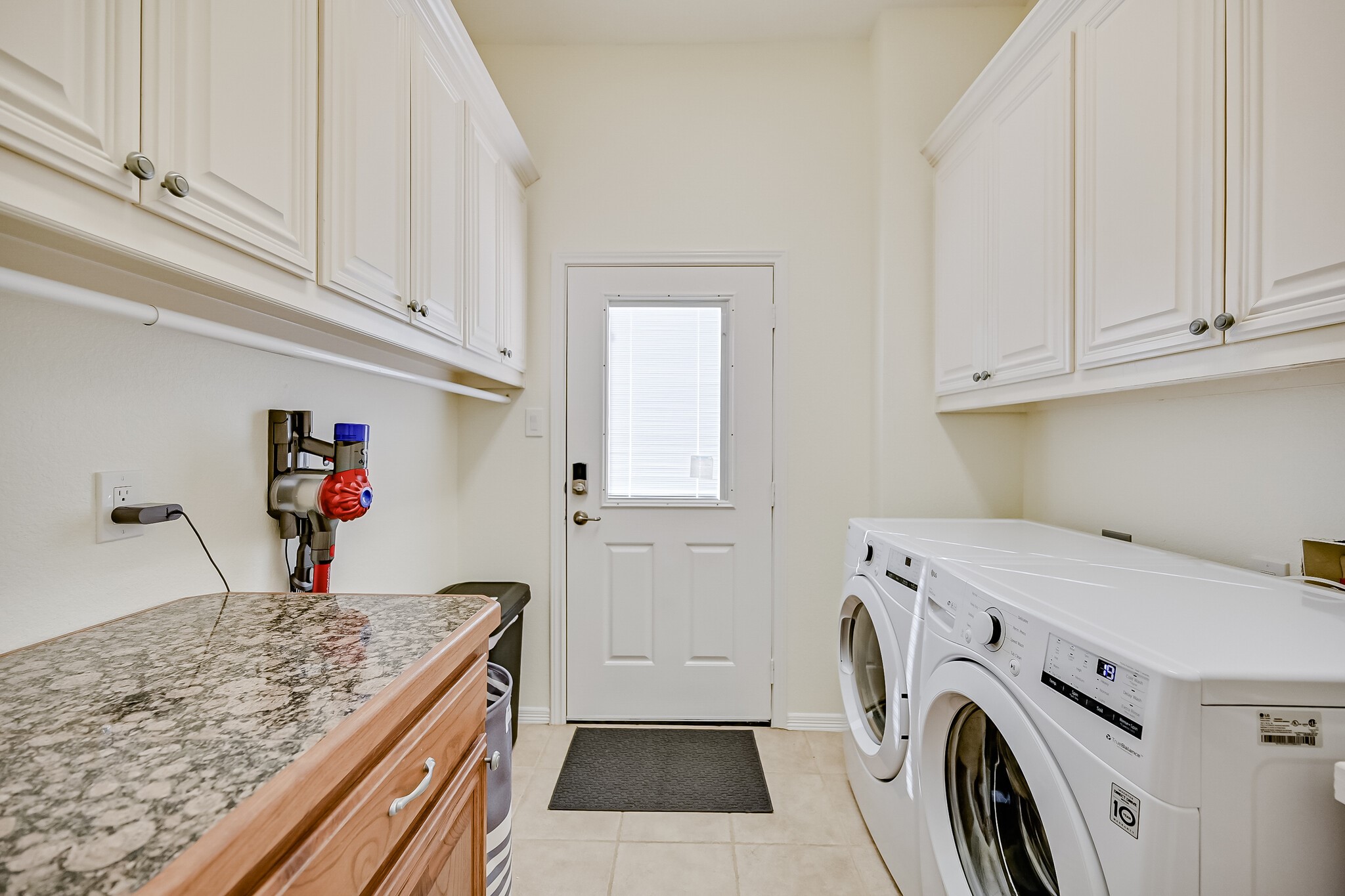 811 Mallard Pointe Drive Grand Prairie TX 75104