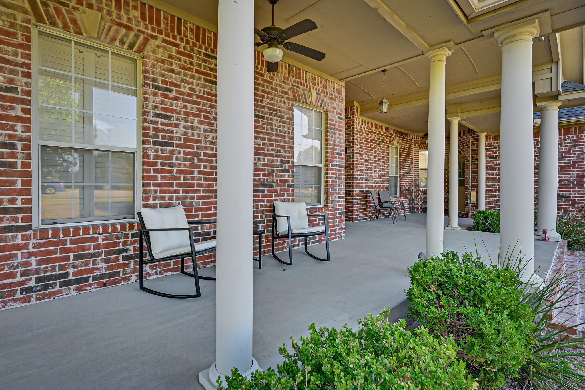 811 Mallard Pointe Drive Grand Prairie TX 75104