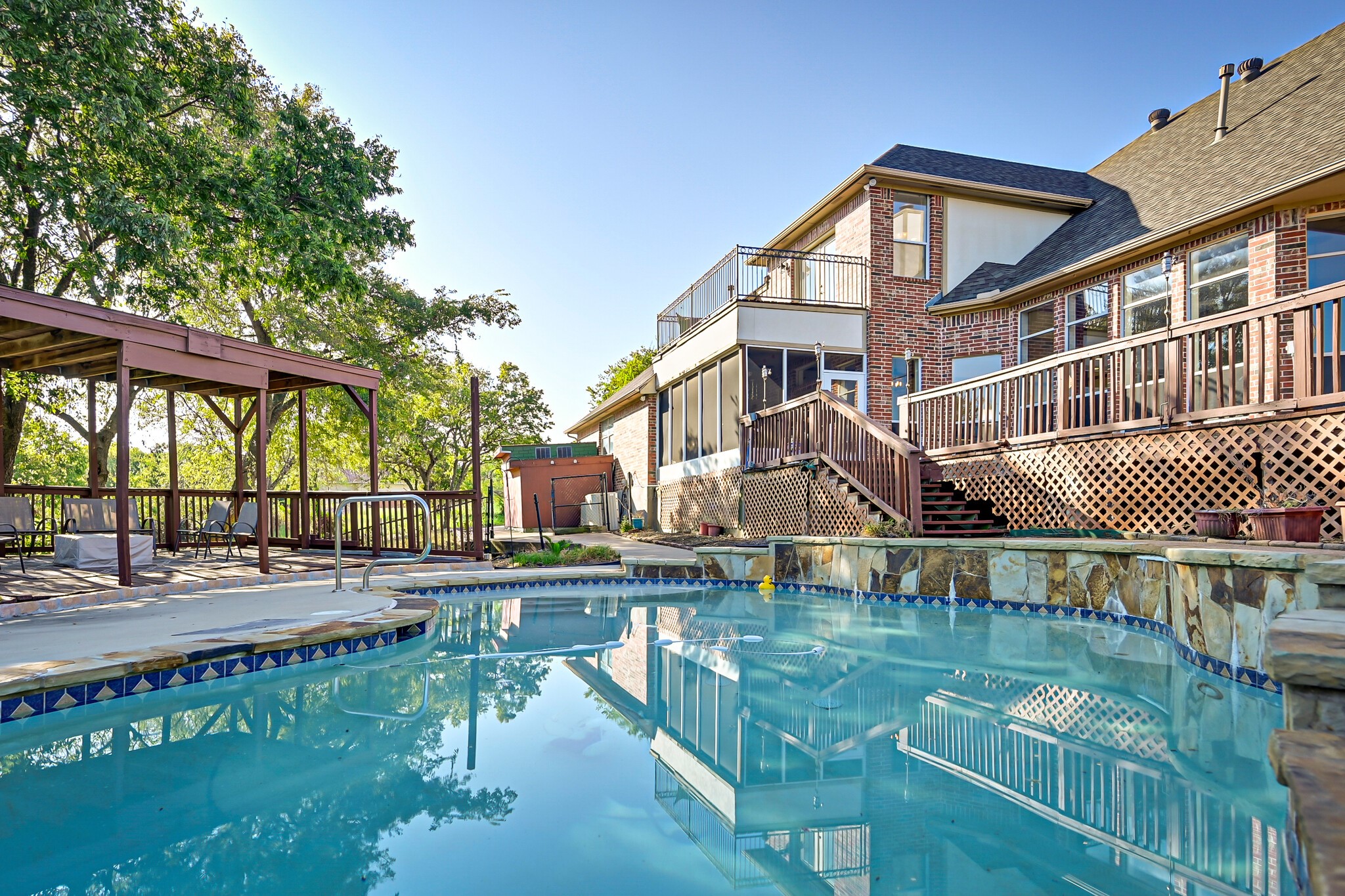 811 Mallard Pointe Drive Grand Prairie TX 75104