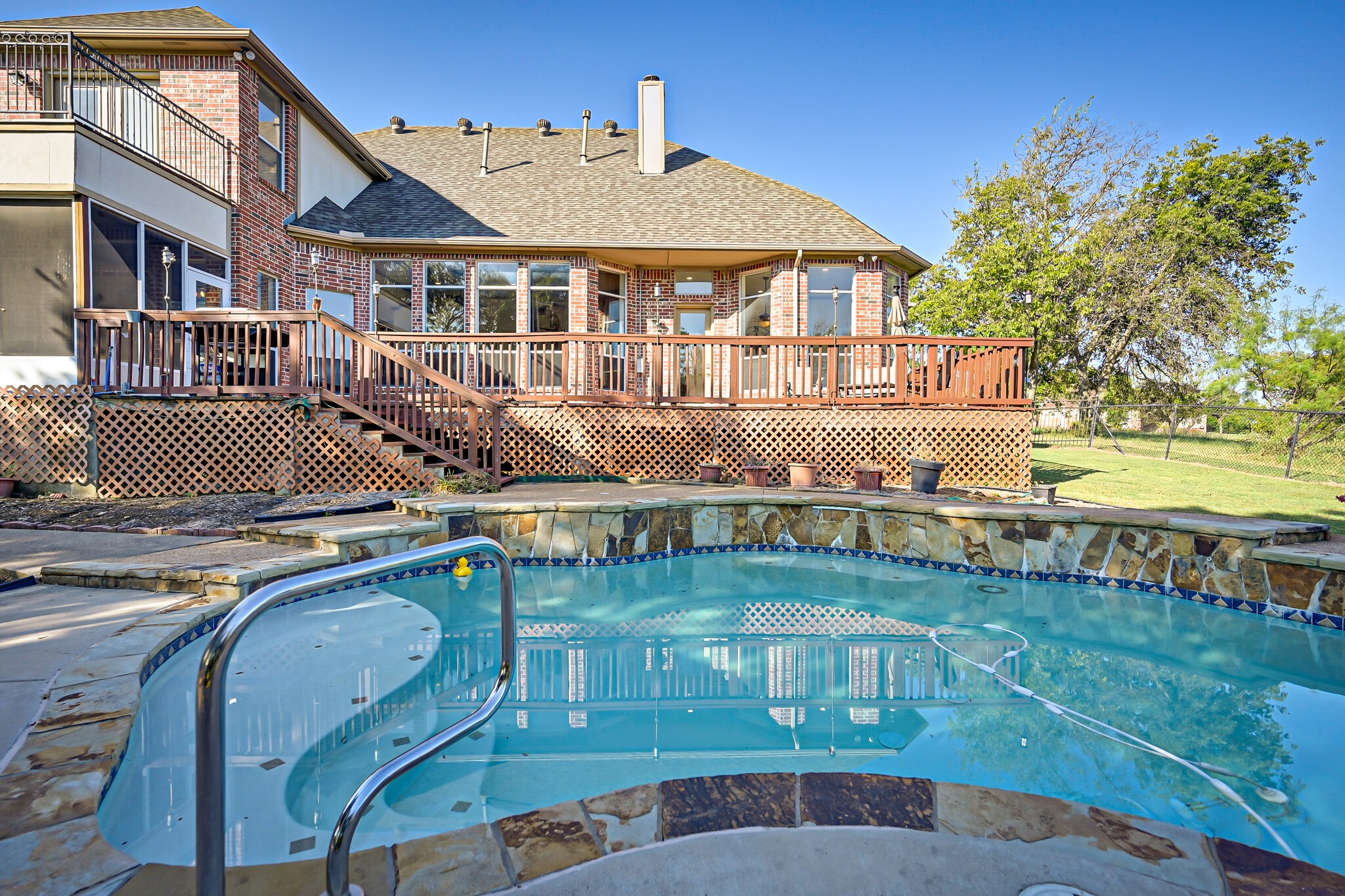 811 Mallard Pointe Drive Grand Prairie TX 75104