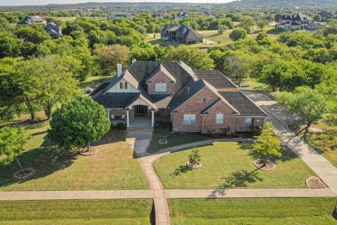811 Mallard Pointe Drive Grand Prairie TX 75104