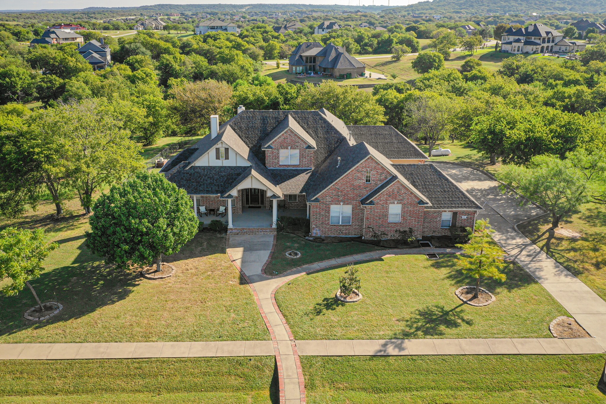 811 Mallard Pointe Drive Grand Prairie TX 75104