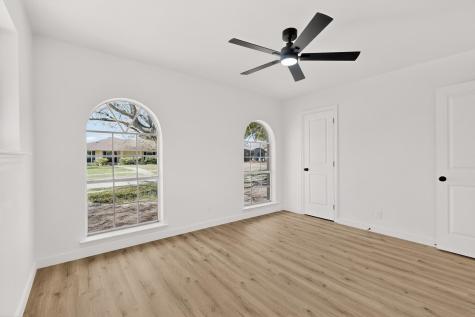 1100 Mount Vernon Street Ennis TX 75119