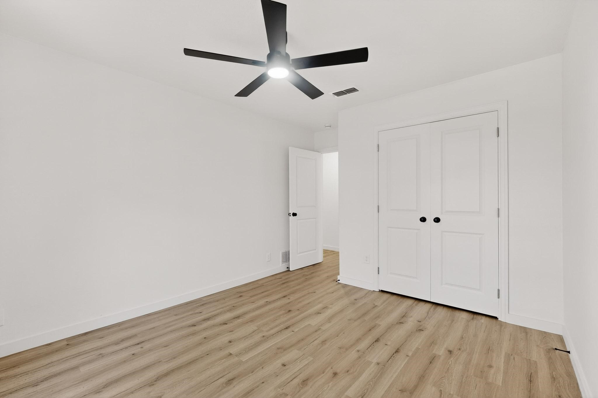 1100 Mount Vernon Street Ennis TX 75119