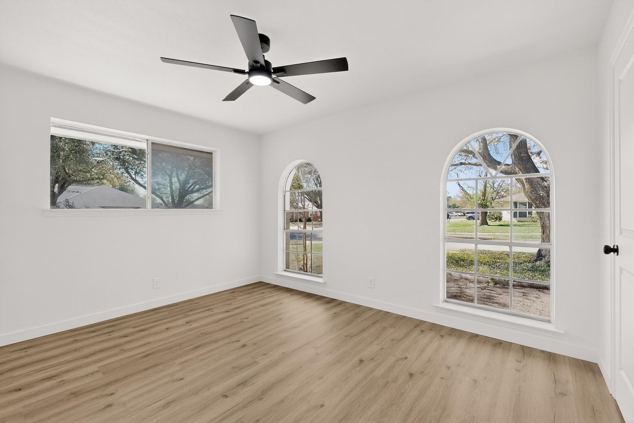 1100 Mount Vernon Street Ennis TX 75119