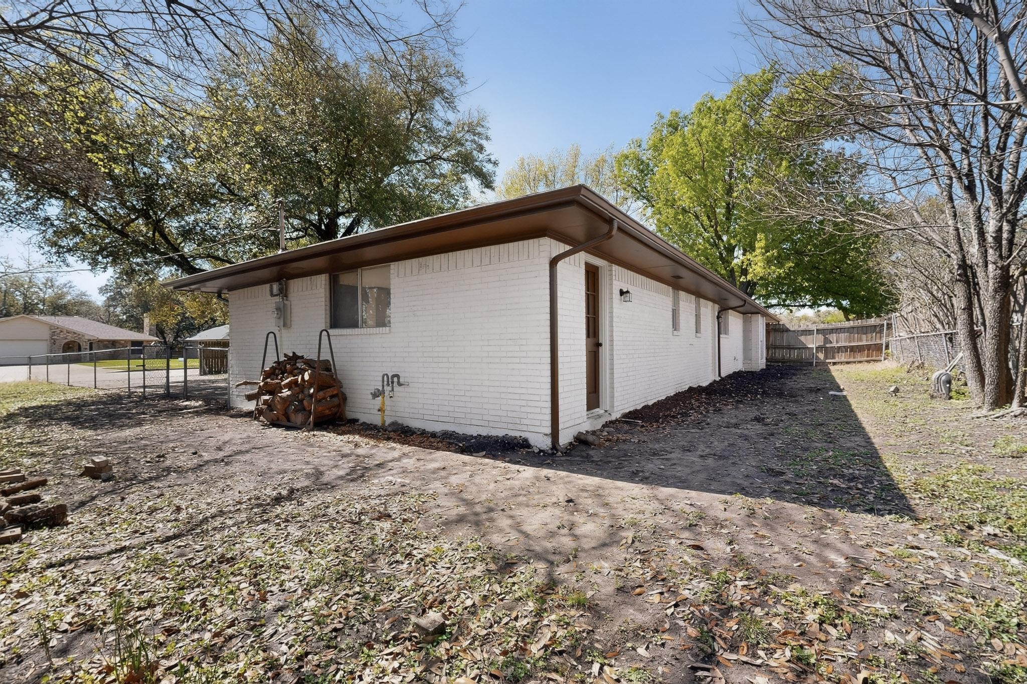 1100 Mount Vernon Street Ennis TX 75119