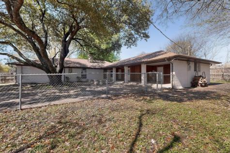 1100 Mount Vernon Street Ennis TX 75119
