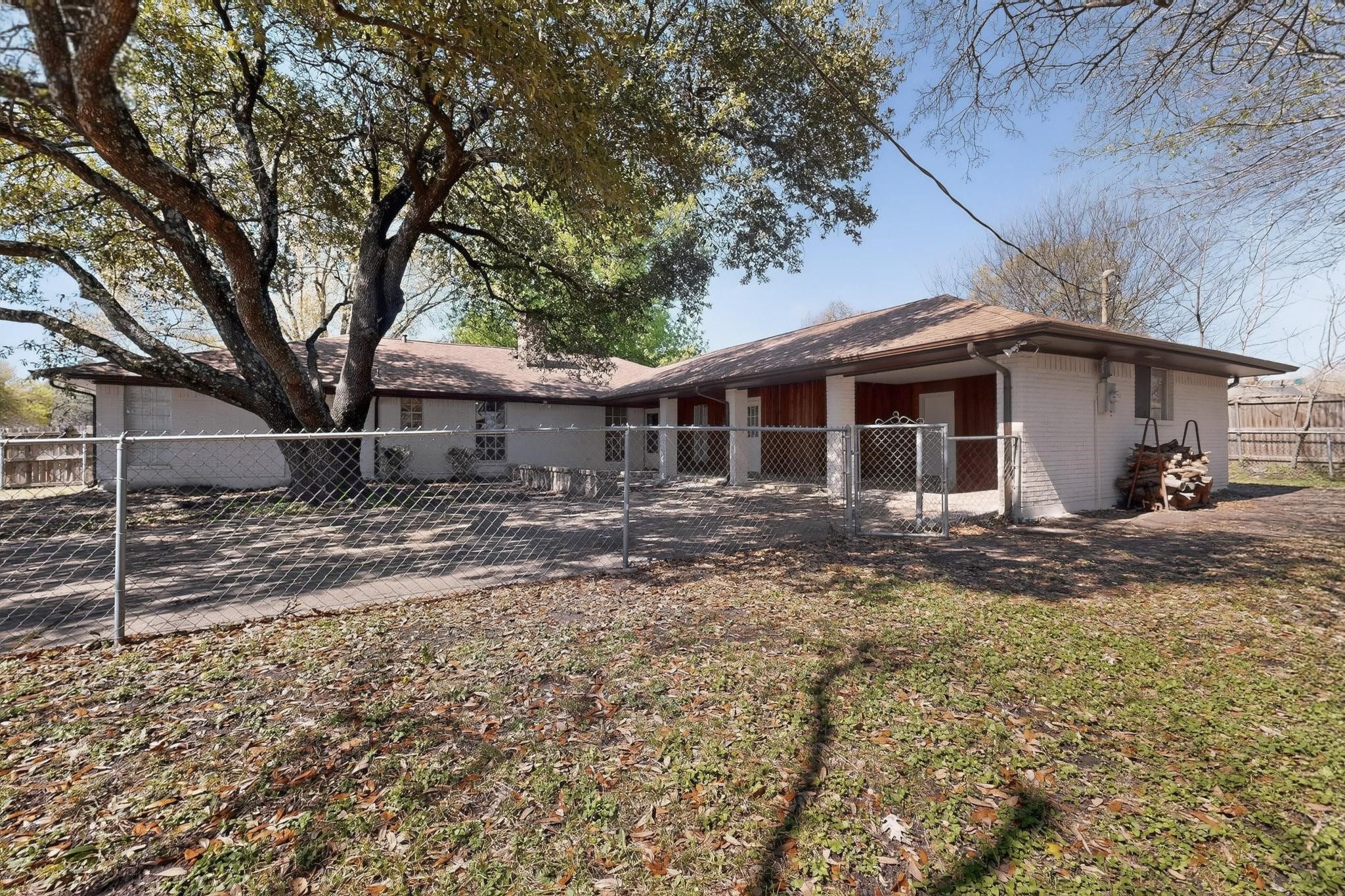 1100 Mount Vernon Street Ennis TX 75119