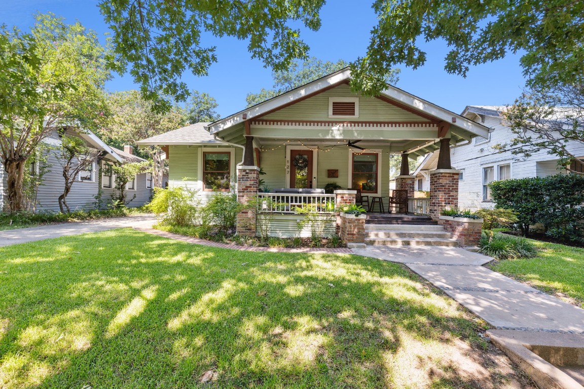 127 N Willomet Avenue Dallas TX 75208