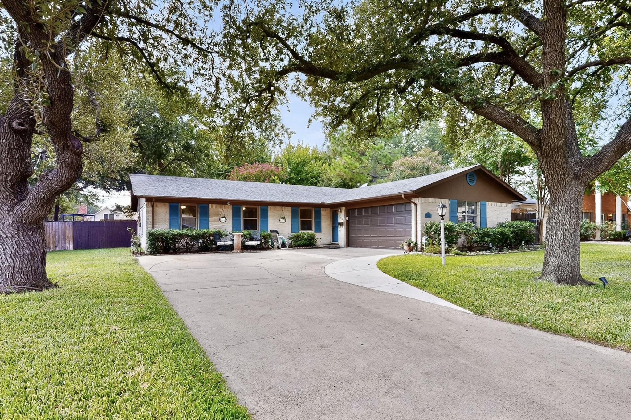 1509 Glenbrook Drive Irving TX 75061