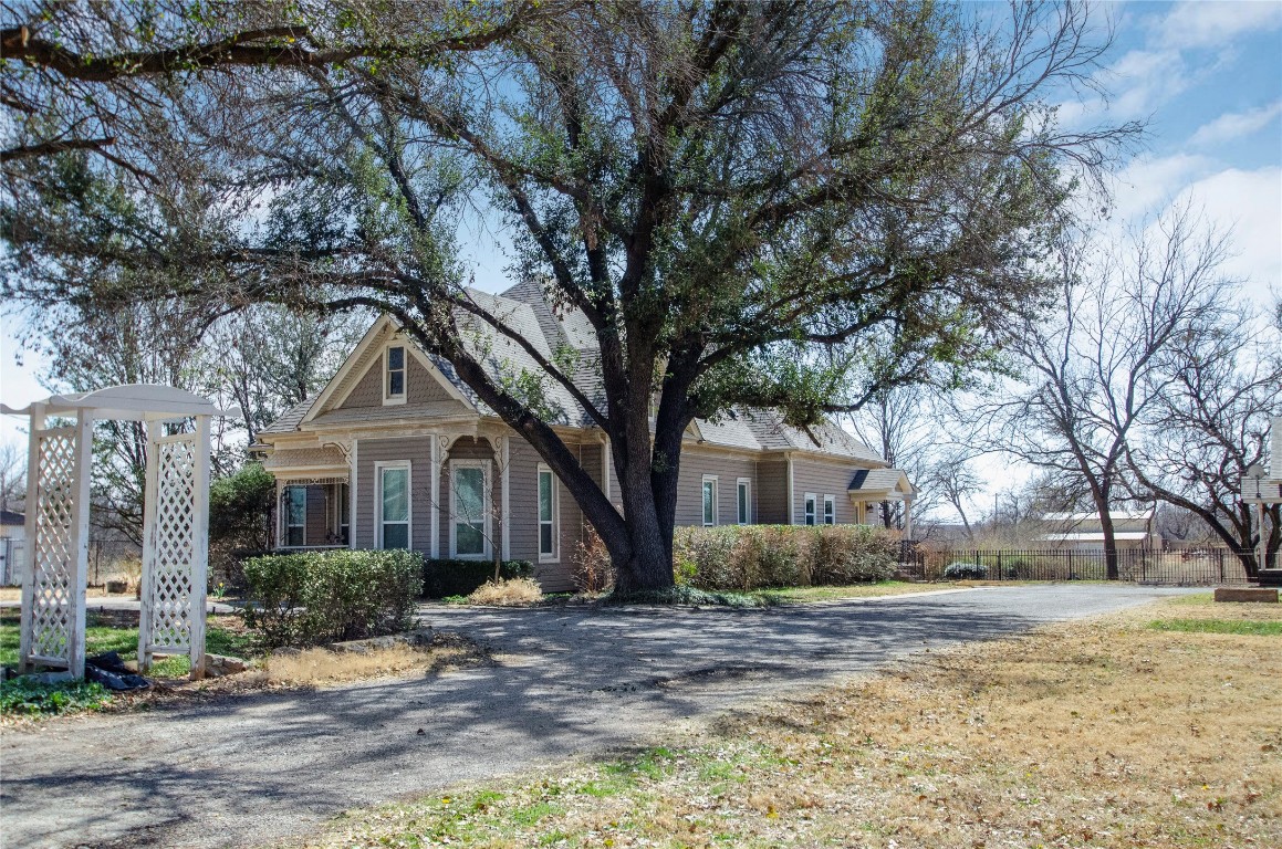 445 W Belknap Street Jacksboro TX 76458