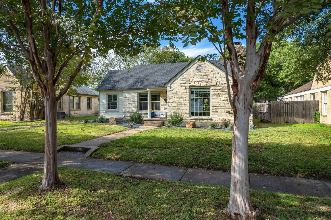 635 N Oak Cliff Boulevard Dallas TX 75208