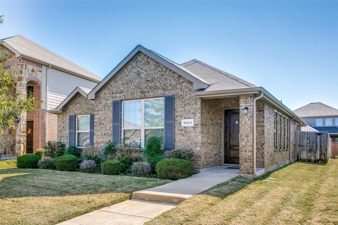 9204 Remington Drive Aubrey TX 76227