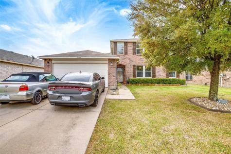 1329 Lauren Drive Burleson TX 76028