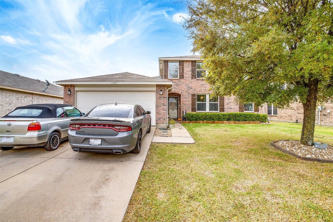 1329 Lauren Drive Burleson TX 76028