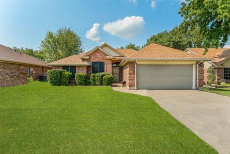 1524 Hayloft Lane Granbury TX 76048