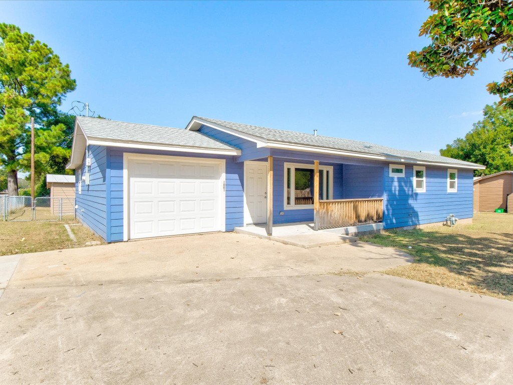 1001 N Stewart Street Azle TX 76020