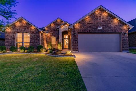 2216 Rosalinda Pass Fort Worth TX 76131