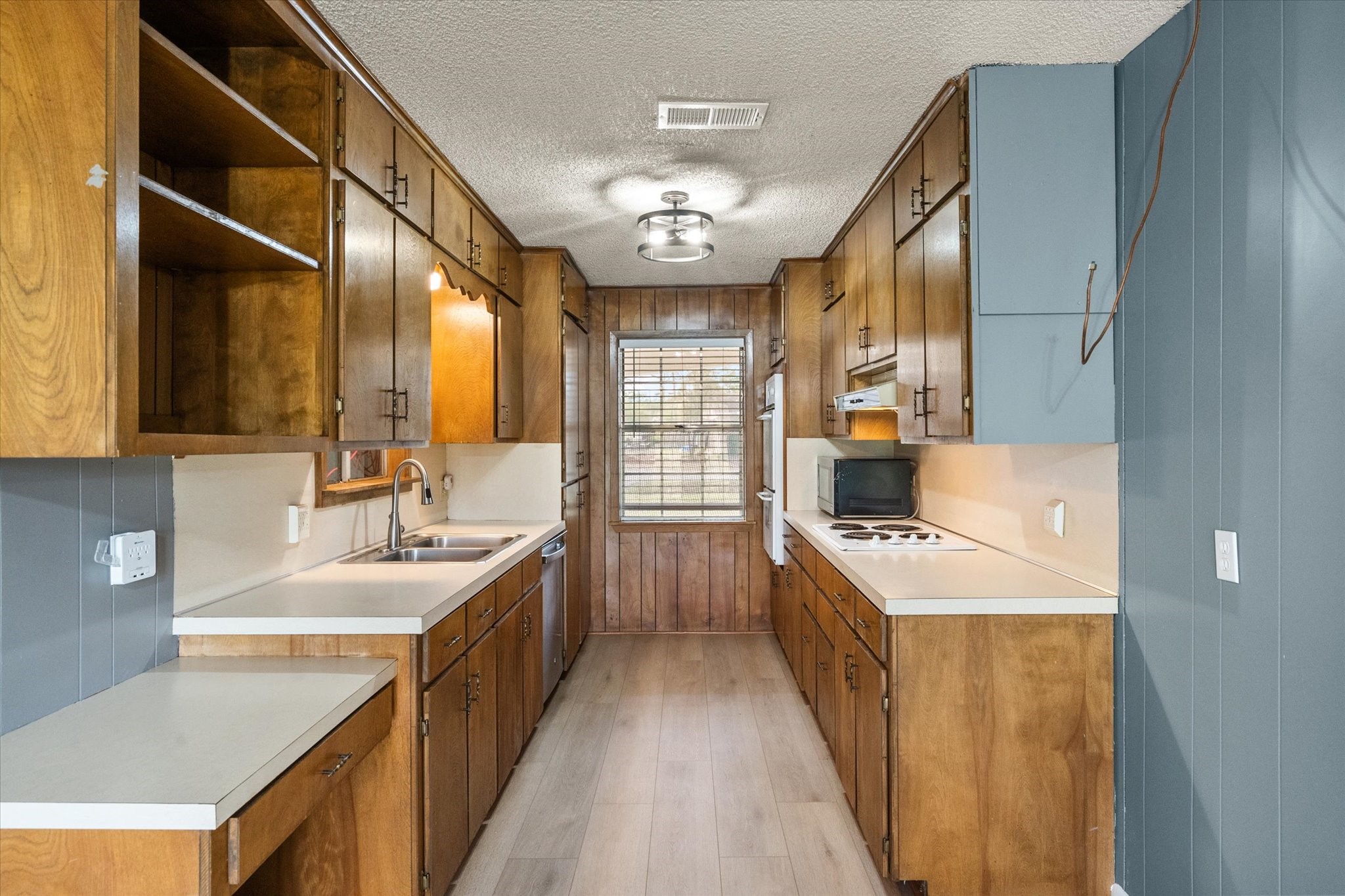 536 Robindale Lane Fairfield TX 75840