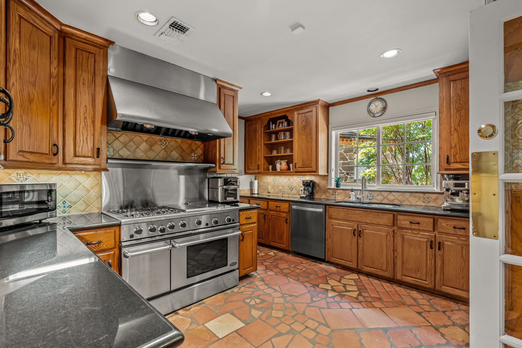 425 Crestwood Drive Fort Worth TX 76107