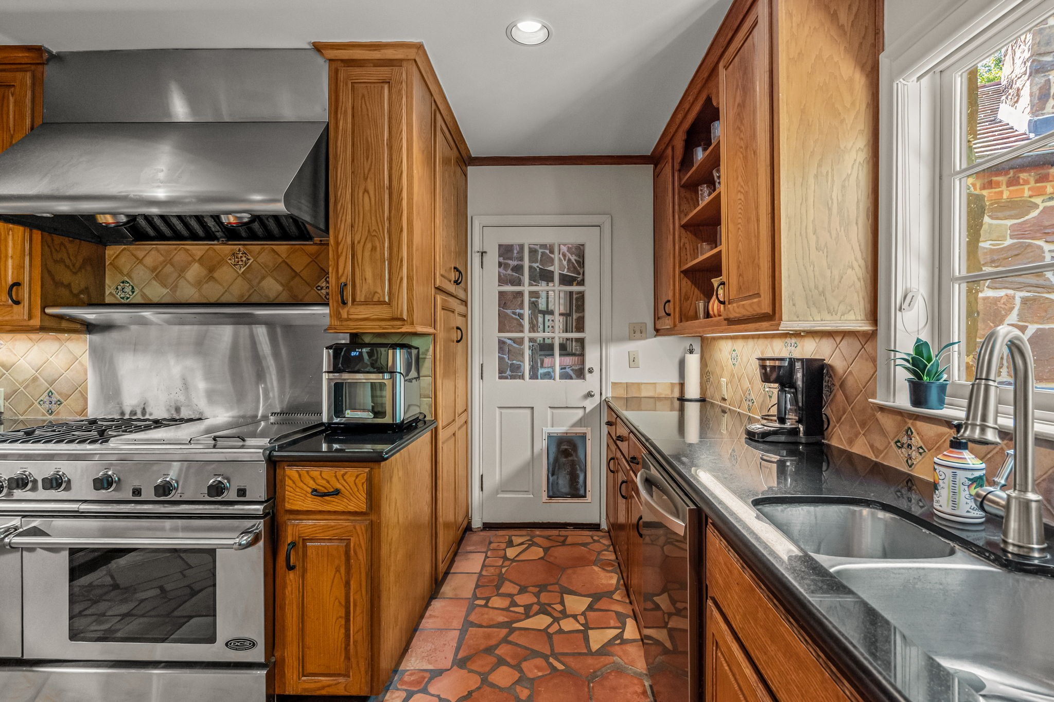 425 Crestwood Drive Fort Worth TX 76107