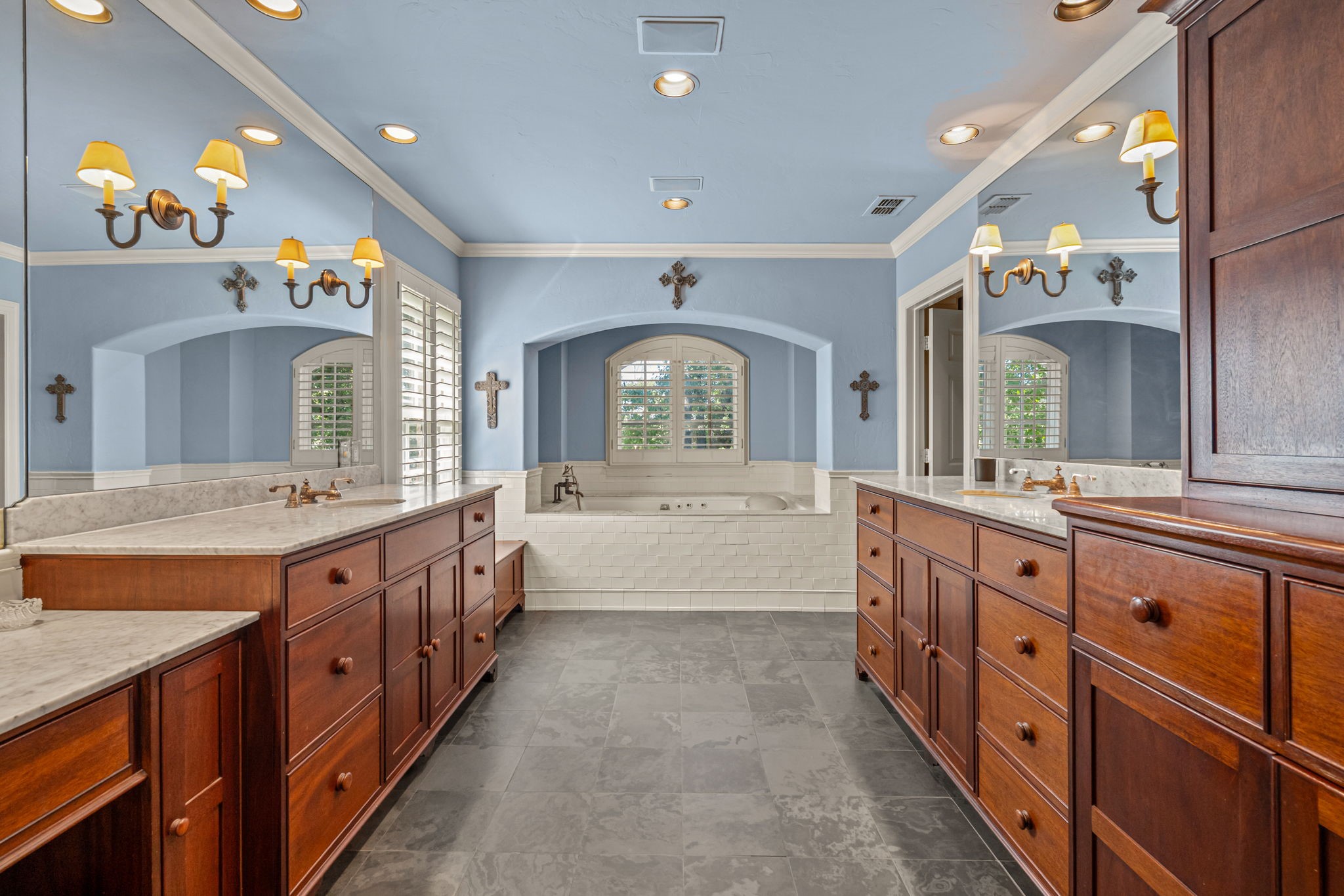 425 Crestwood Drive Fort Worth TX 76107